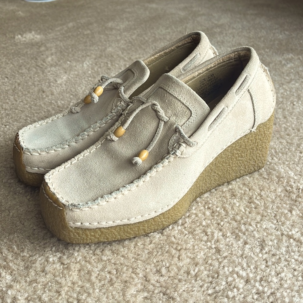 Vintage 90s/Y2K Candie's Womens 6M Cream Suede Chunky Wedge Heel Tassel loafers